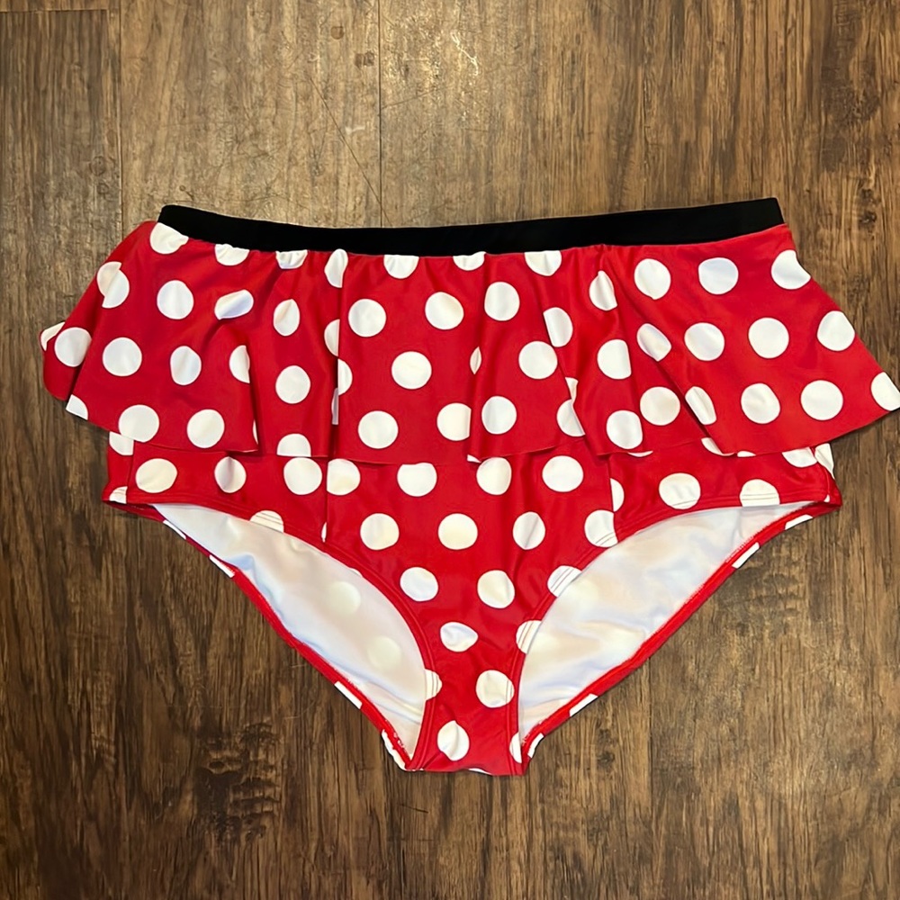 NWOT Torrid Disney line Minny Mouse swim suit bottoms. Size 2